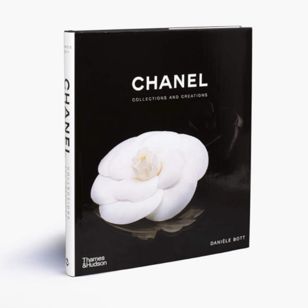 NEW Chanel Coffee Table Book 🖤🤍
